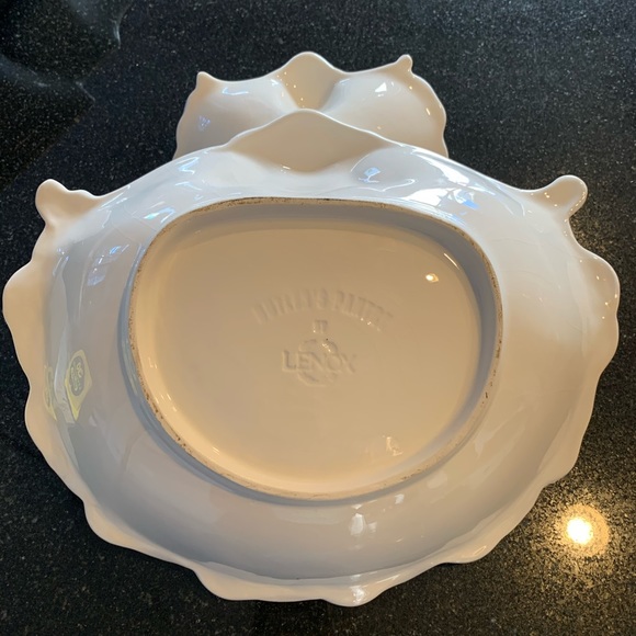 Lenox Butler’s pantry two-tier shell dish